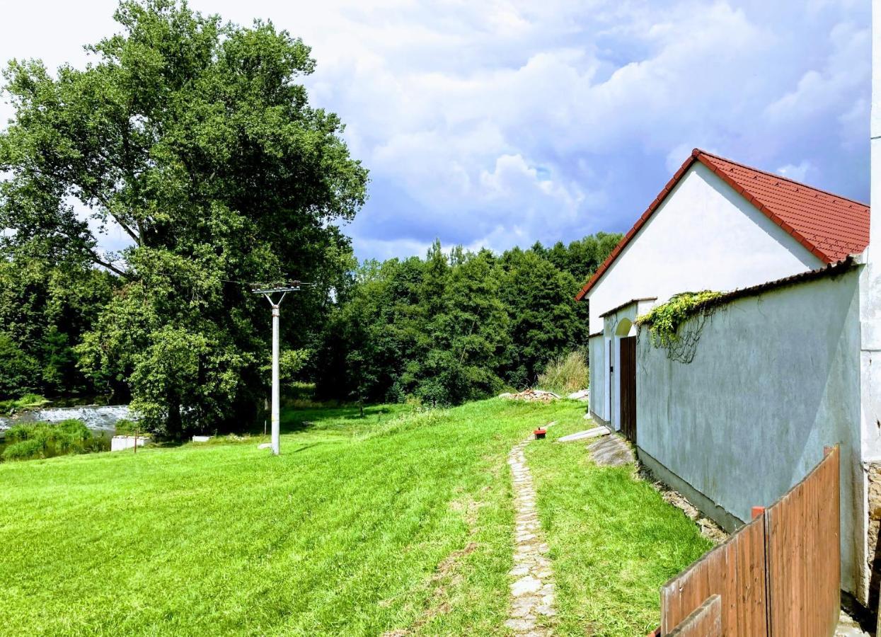 Apartmány u řeky Nežárky Lásenice Exterior foto